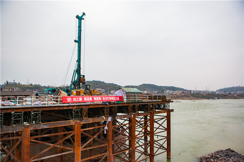 水下钻孔80米，，，，恒峰g22智能旋挖钻机震撼施工时势