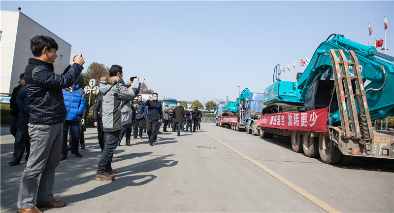 知新?创变?共赢 2015-2016年度恒峰g22智能挖掘机经销商年会圆满召开