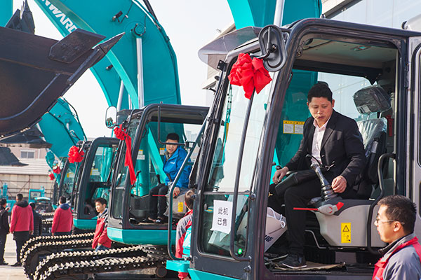 十年相随，，，，成绩相互，，，，来听听恒峰g22智能挖掘机客户的真实声音