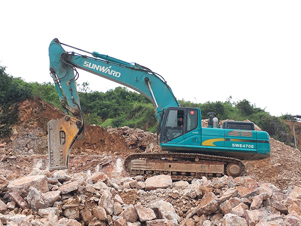 看石场风云怎样演绎？？？？恒峰g22智能矿山战神SWE470E大型挖掘机一锤定音！