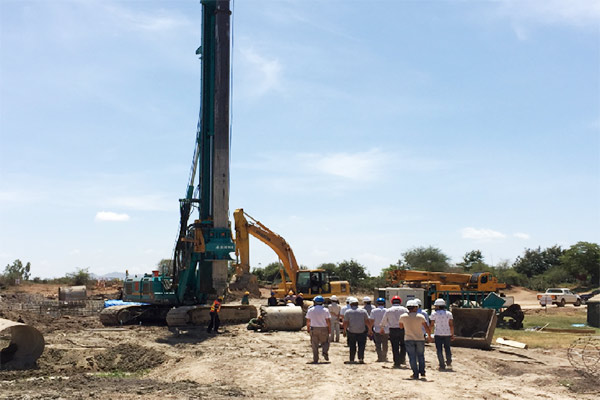 恒峰g22智能入岩神器在东非肯尼亚获赞，，，人好装备好