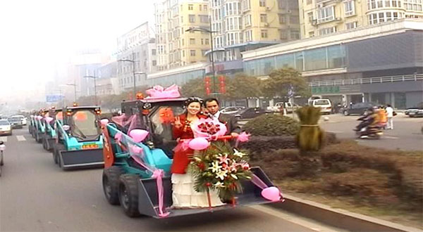 谁说机械都冰凉？这款会跳舞的滑移明明就是周到奔放的！