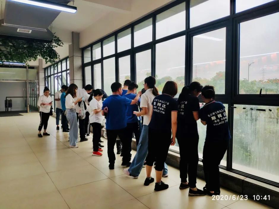 “爱国心，恒峰g22情”恒峰g22智能第四届包粽子角逐