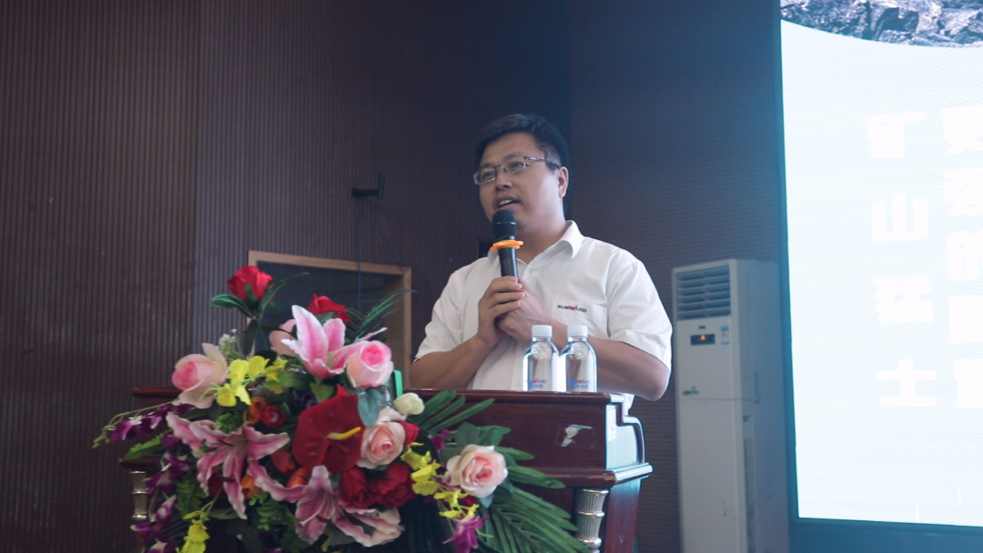 向挖掘机万台俱乐部迈进——恒峰g22智能2020年度挖掘机营销训练营开营