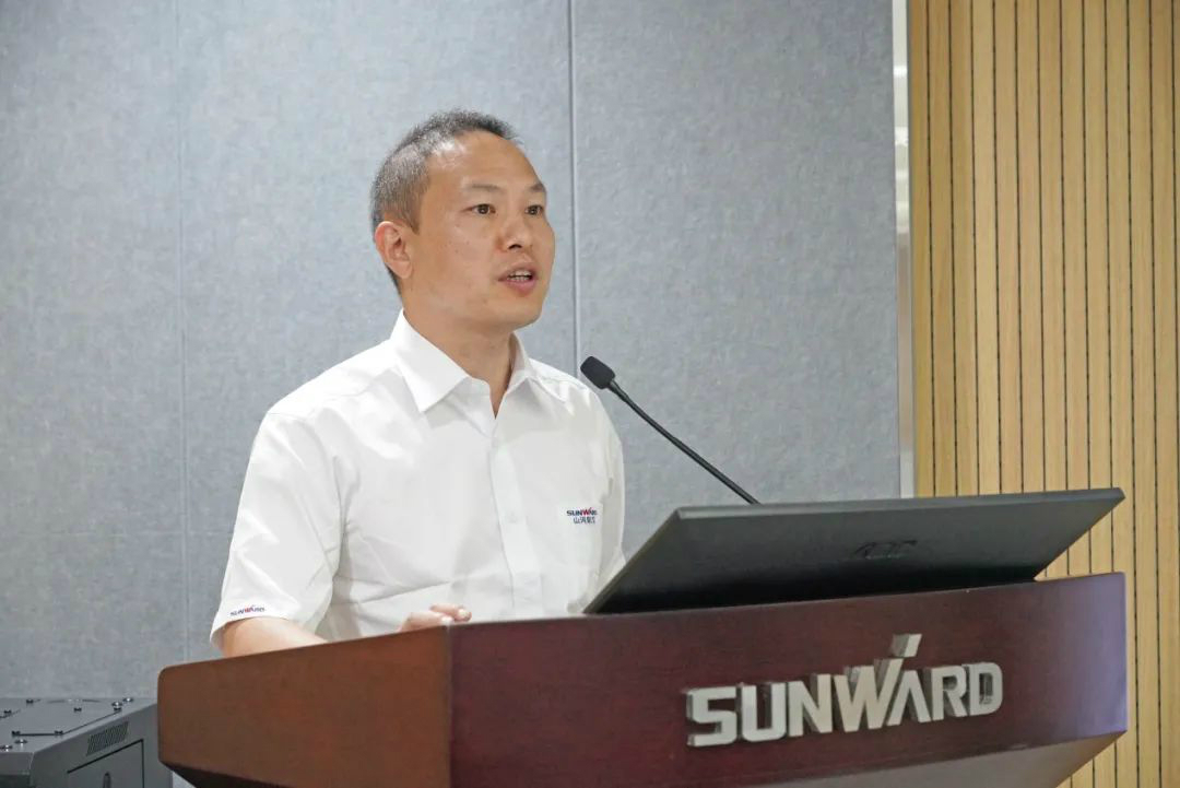 省人大常委会党组副书记、副主任王柯敏调研恒峰g22智能