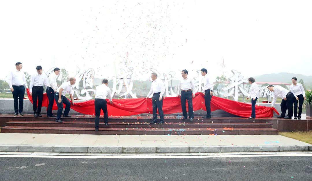 切记初心使命，，，理想成绩未来