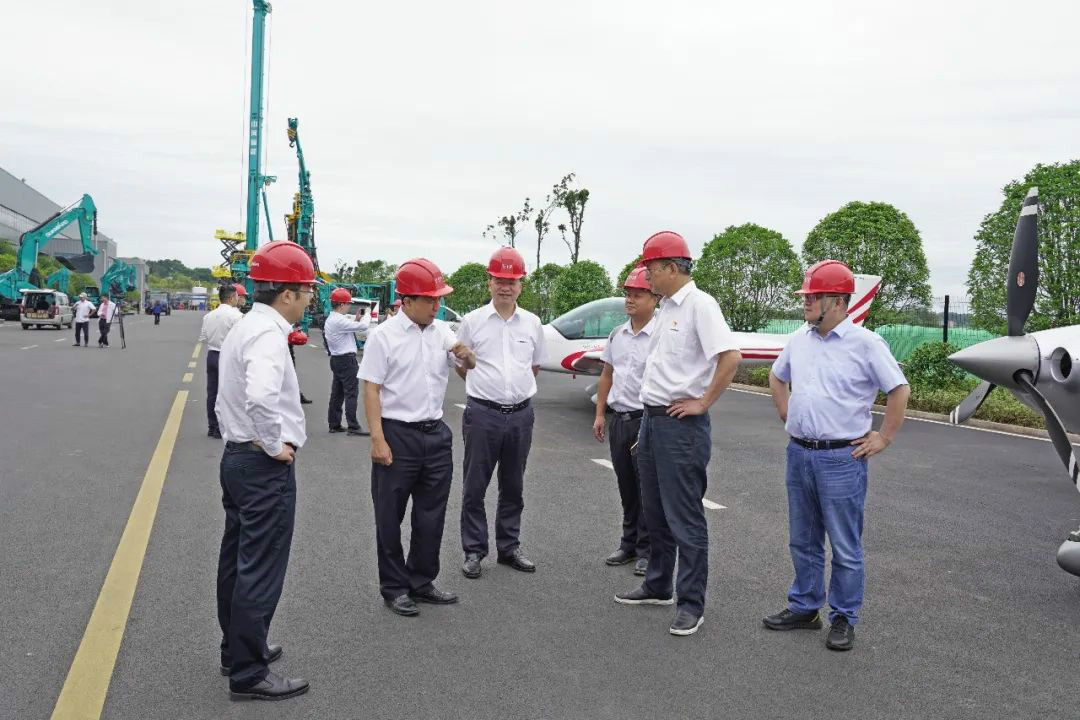 中铁装备赵华总司理莅临恒峰g22智能交流