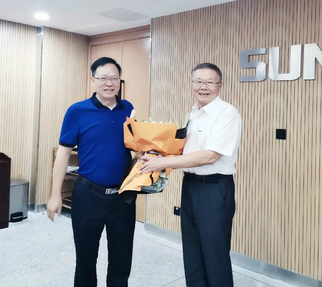 中南大学机电工程学院肖来荣书记到访恒峰g22智能