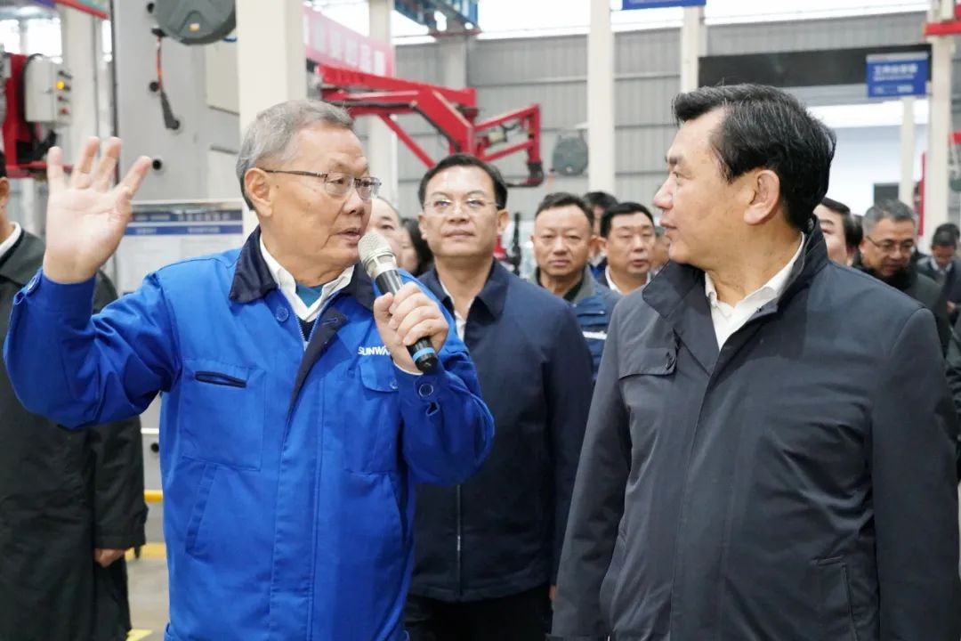 中国民航局局长冯正霖一行到恒峰g22智能调研领导