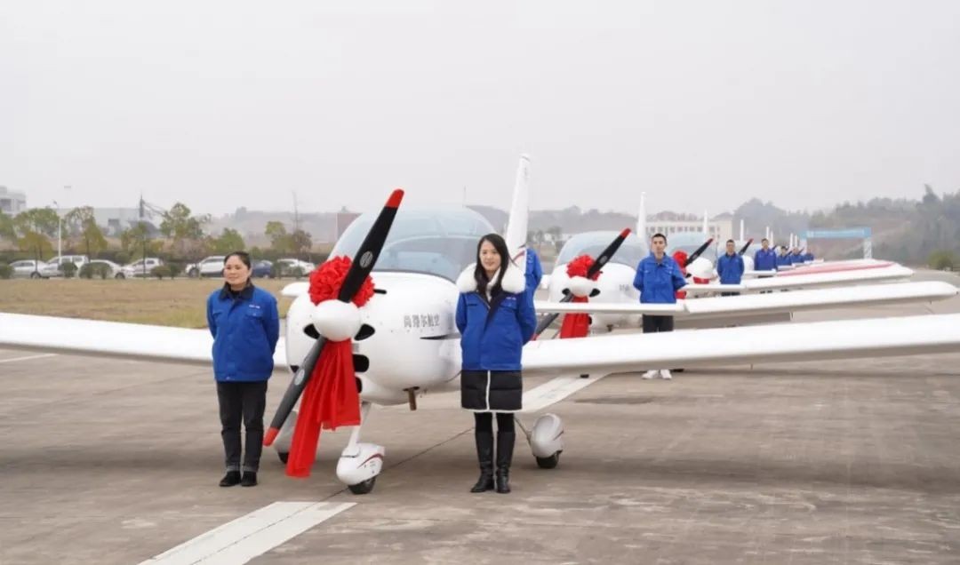 牛年开新局，恒峰g22航空8架SA60L飞机集中下线、交付