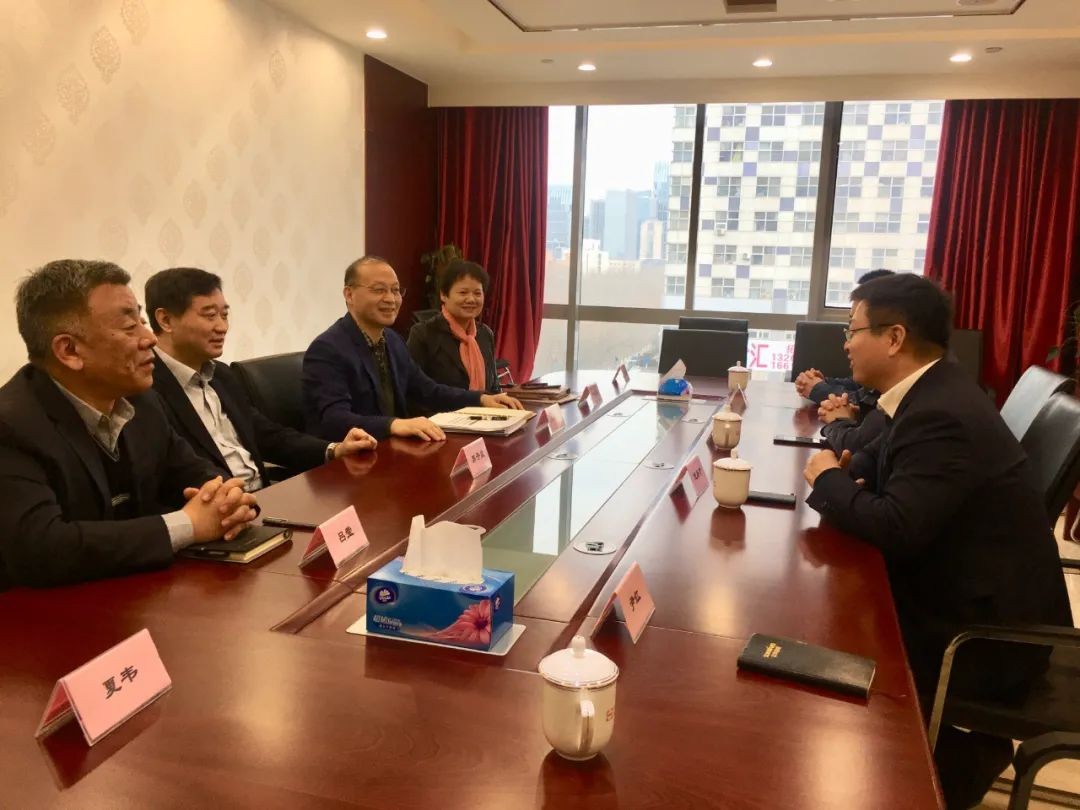 恒峰g22智能副总经理龙居才一行到访中国工程机械工业协会