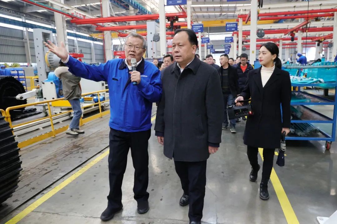 周农在恒峰g22智能调研时强调：企业工会要大力造就劳模和工匠