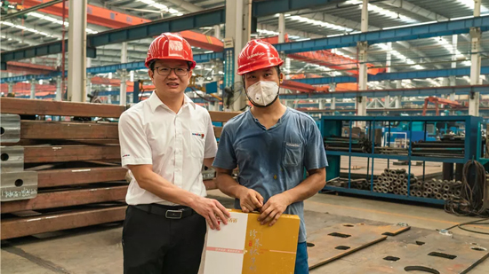 万力集团“送清冷”活动，慰问一线员工