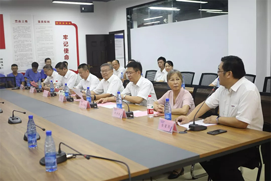 员工子女金榜题名 恒峰g22家园发放嘉奖