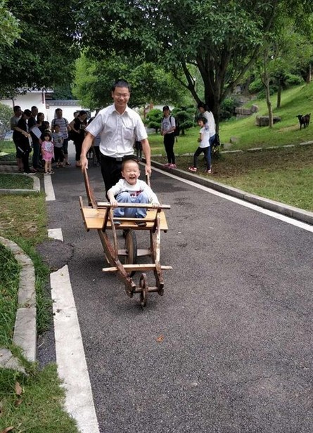 大手牵幼手·“顽”转六一，恒峰g22智能初次六一亲子主题活动圆满进行
