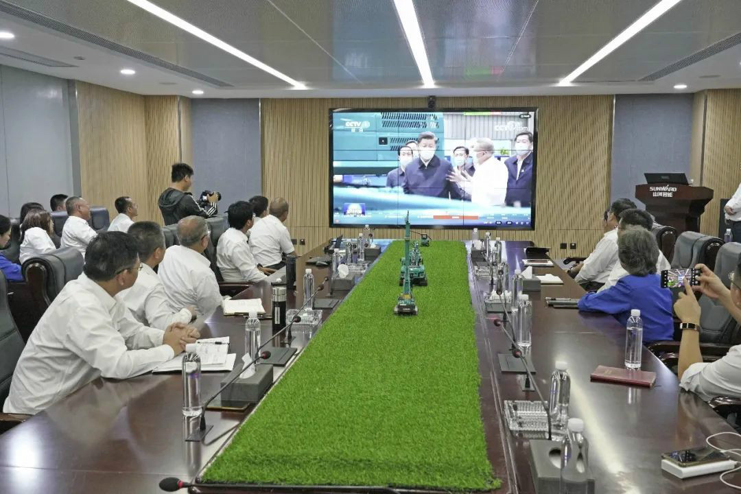 总书记“点赞”恒峰g22立异，，，，，恒峰g22智能集中收看《新闻联播》