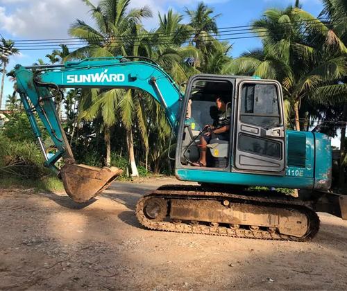 作为村里的创富标杆，，，，，陈老板的∶院爱将”事实是谁？？？