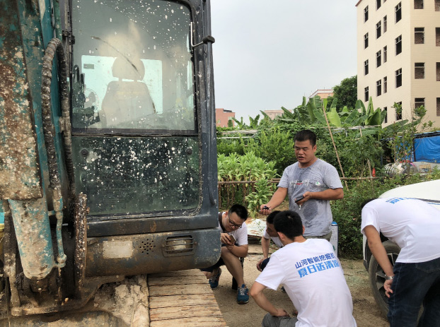 恒峰g22智能挖掘机获最高评价，，，，，就是用得惬意！