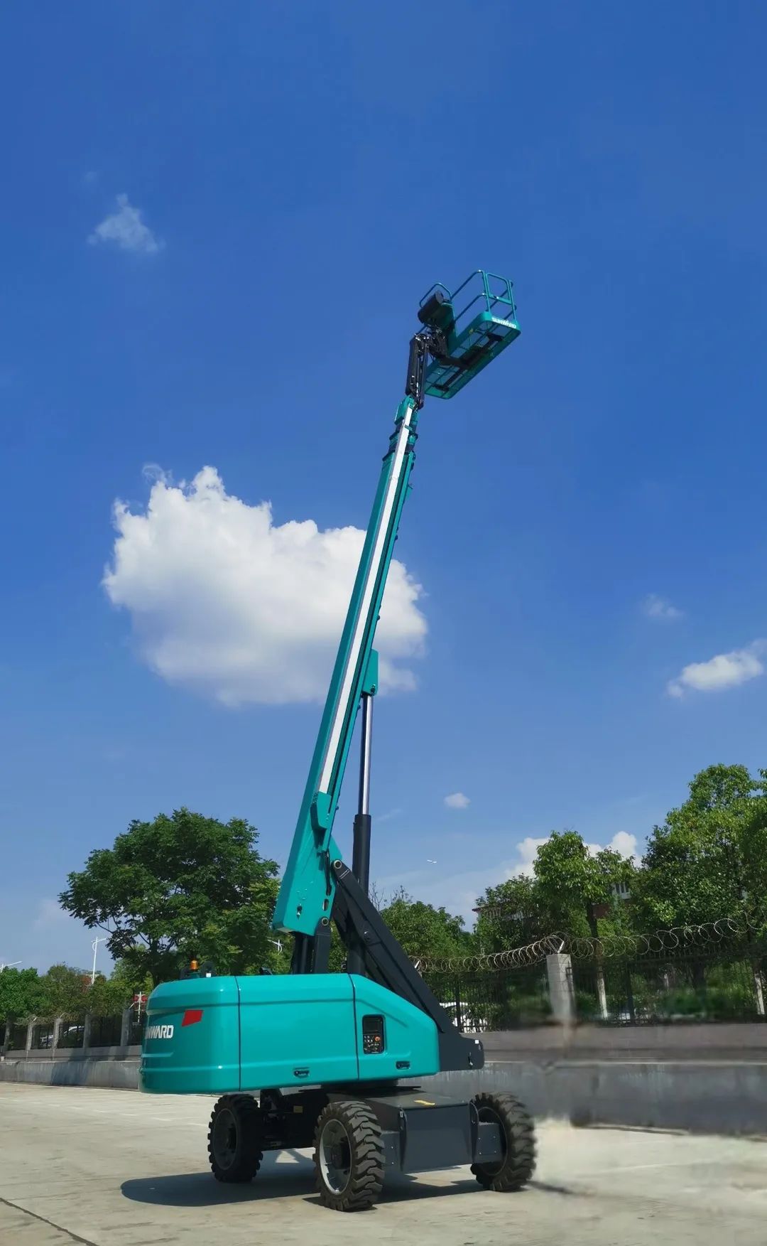 恒峰g22智能首款直臂式高空作业平台顺遂通过评审