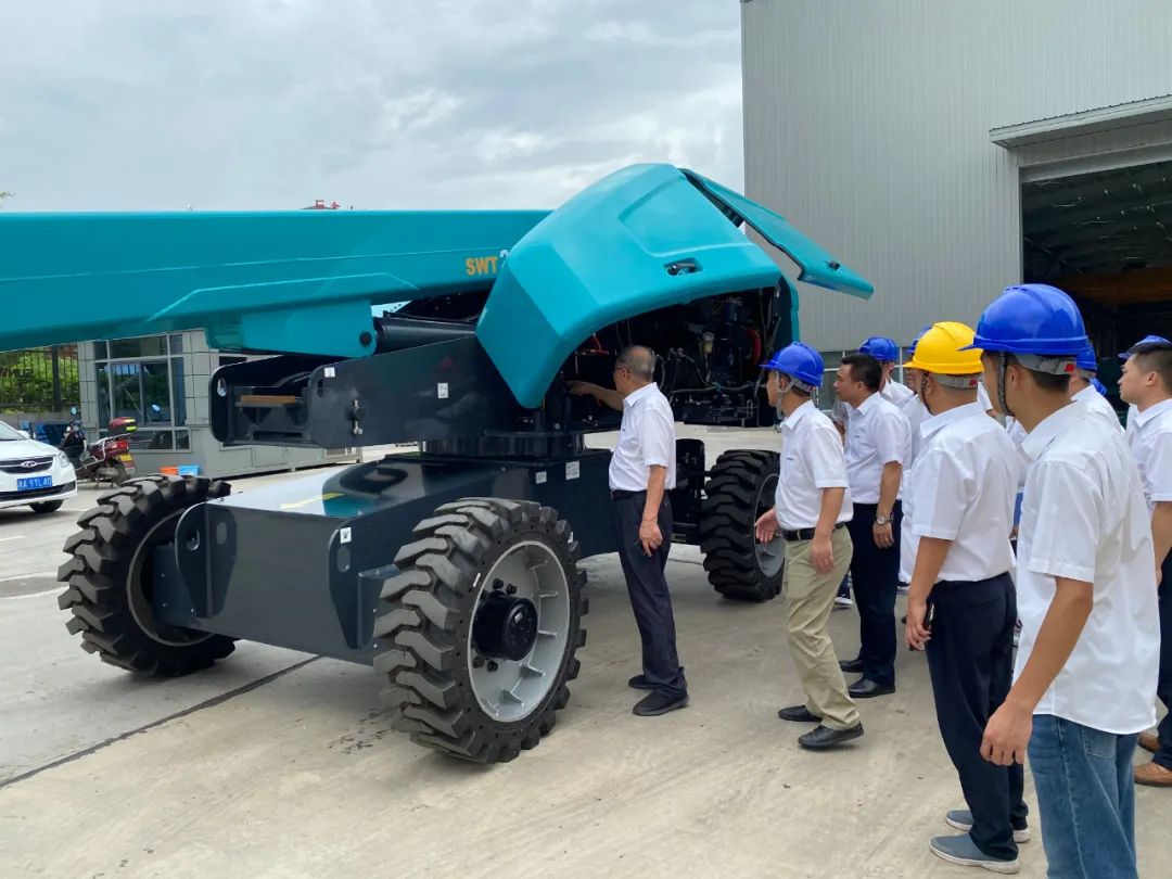 恒峰g22智能首款直臂式高空作业平台顺遂通过评审