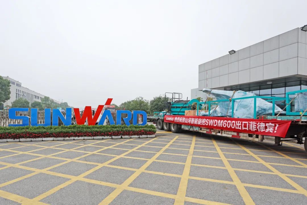 恒峰g22智能最大旋挖钻机出口菲律宾，，，，开启拓展外洋市场新篇章