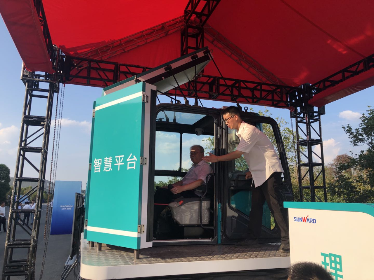 远程？？？+仿真培训！全球首创5G？？？胤抡媾嘌抵腔燮教ň柿料