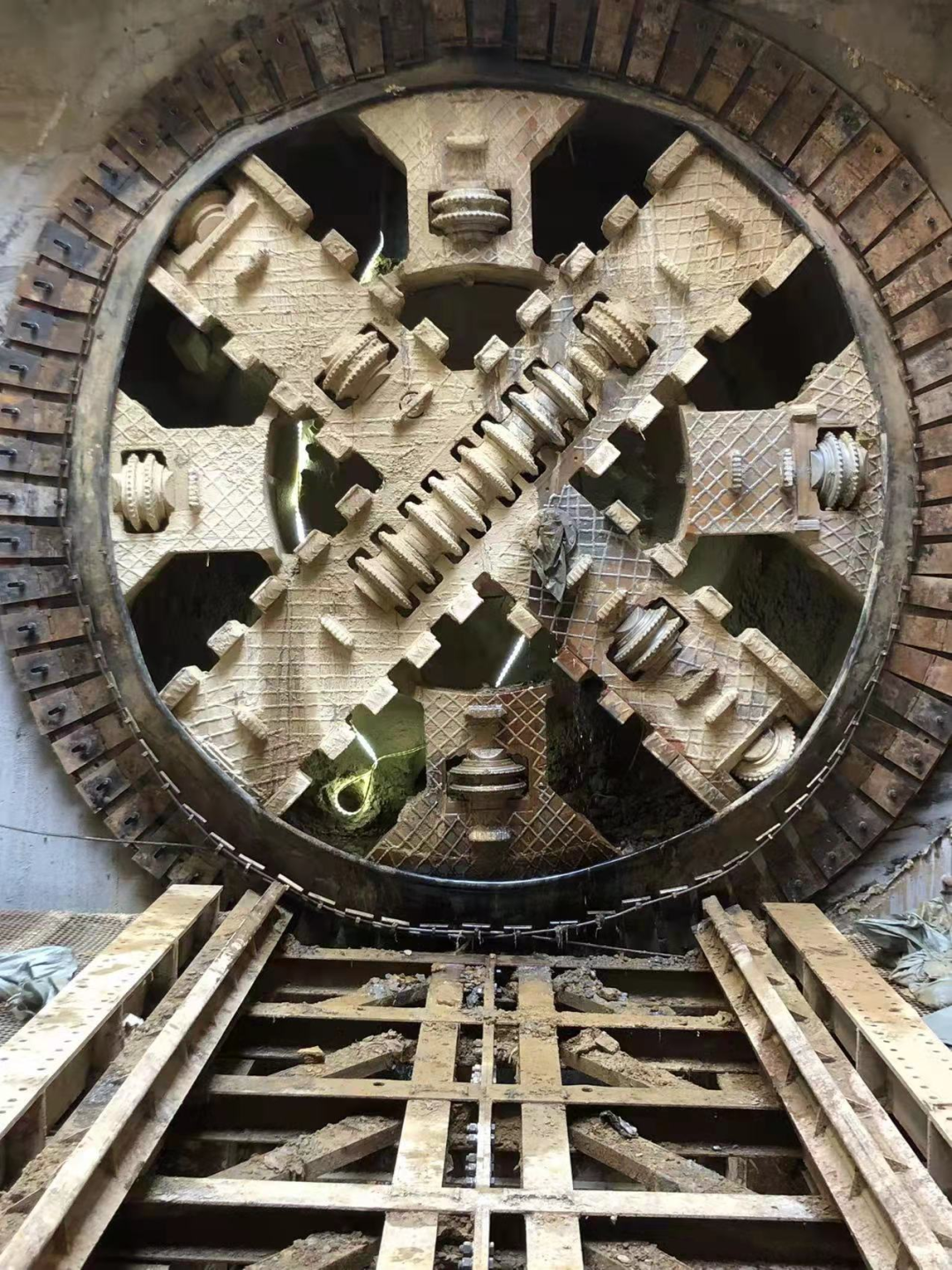 历时424天，，，创下最高纪录！万家丽快速化刷新北延线（含电力隧道）全线意会