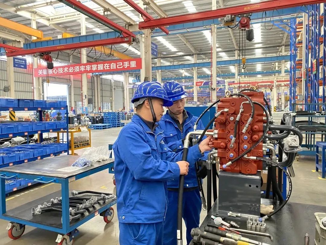 《湖南教育》：探索18年，，，，，，恒峰g22智能找到校企相助共赢的谜底