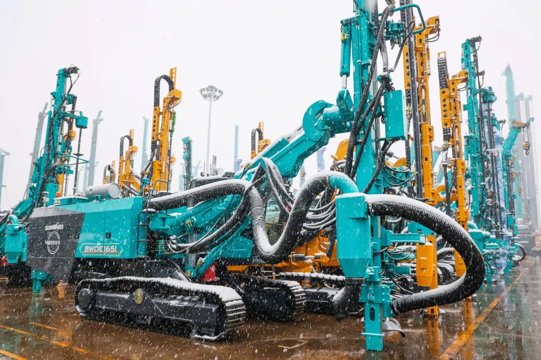 瑞雪兆有年，，，，邀您共赏雪中恒峰g22！