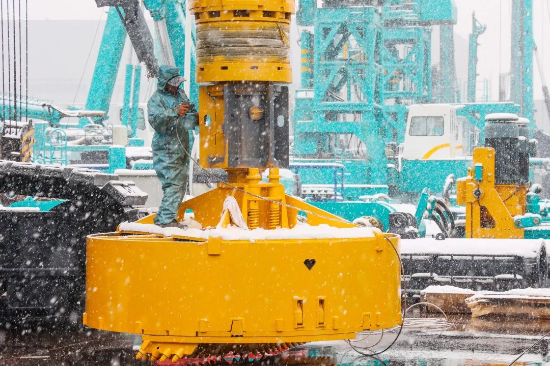 瑞雪兆有年，，，，邀您共赏雪中恒峰g22！