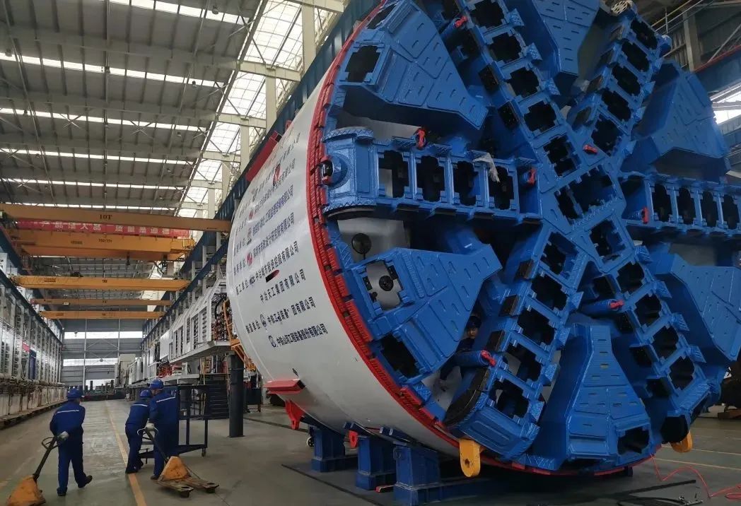 直击生产一线！中铁恒峰g22复工复产忙