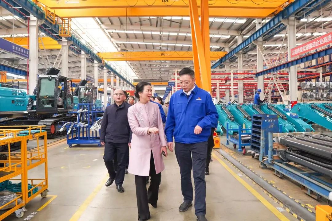 长沙市总工会、长沙经开区总工会一行调研恒峰g22智能