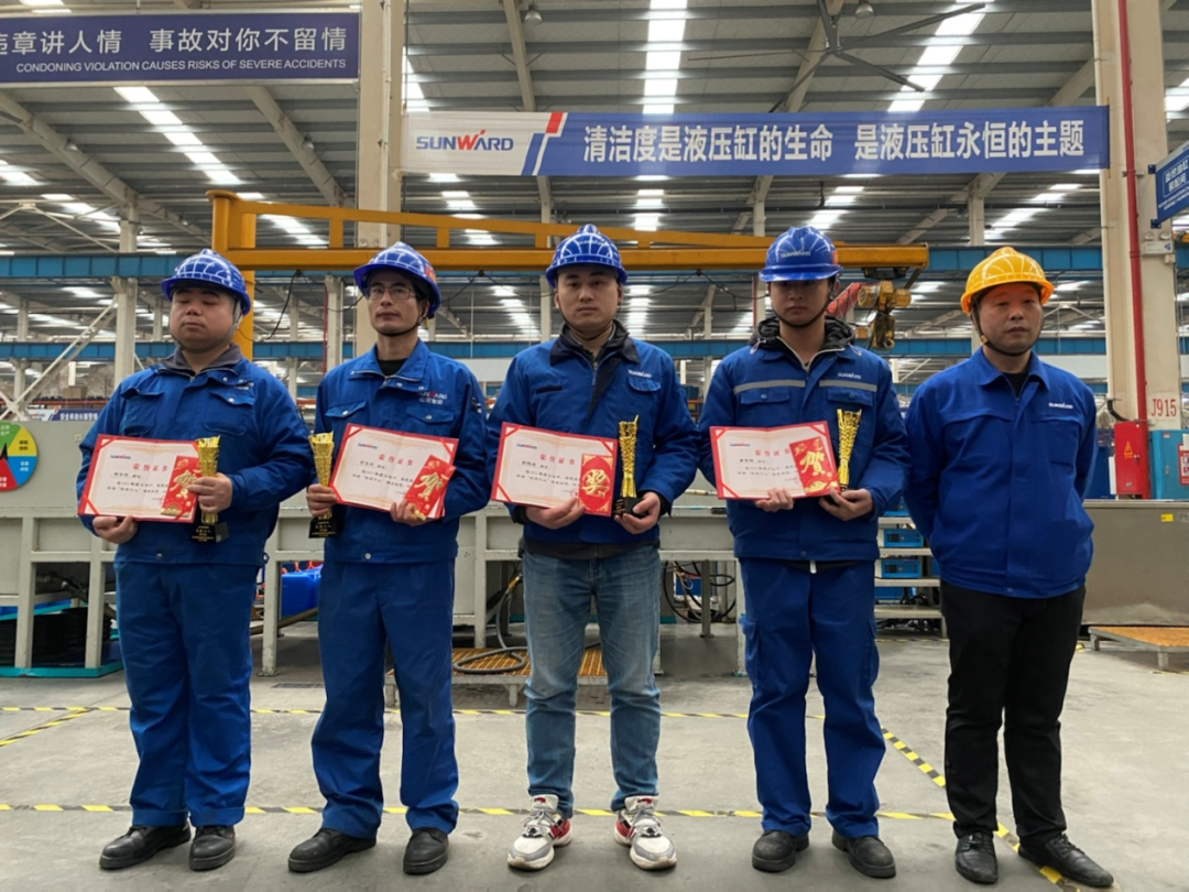 恒峰g22工匠 | “浪波”不言苦，，，甘为“人梯”承大重