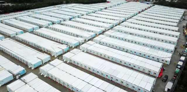 冲锋一线显继续！恒峰g22智能挖掘机助力长沙方舱医院建设