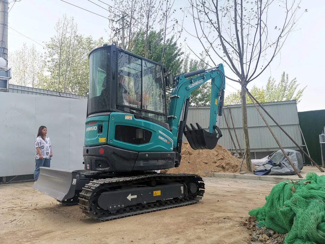 冲、冲、冲！带您感受恒峰g22智能挖掘机火热交机时刻