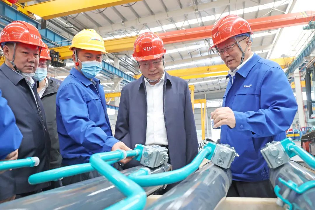 中铁二十局党委书记、董事长雷位冰带队造访恒峰g22智能