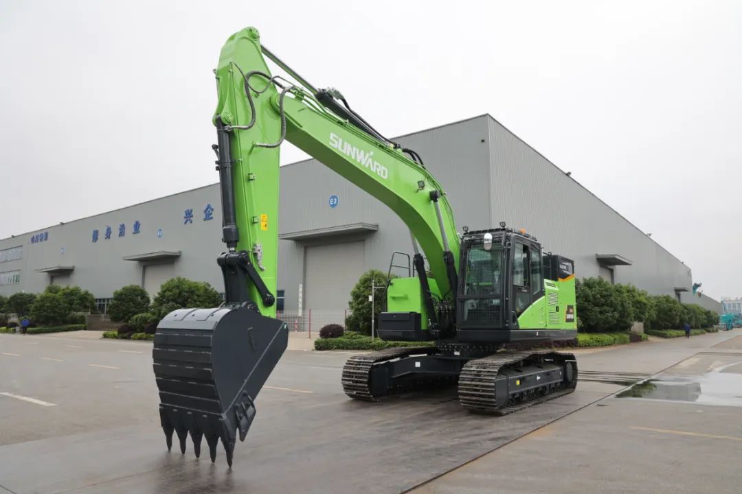 征战川藏铁路！恒峰g22智能新一代电动挖掘机乐成交付