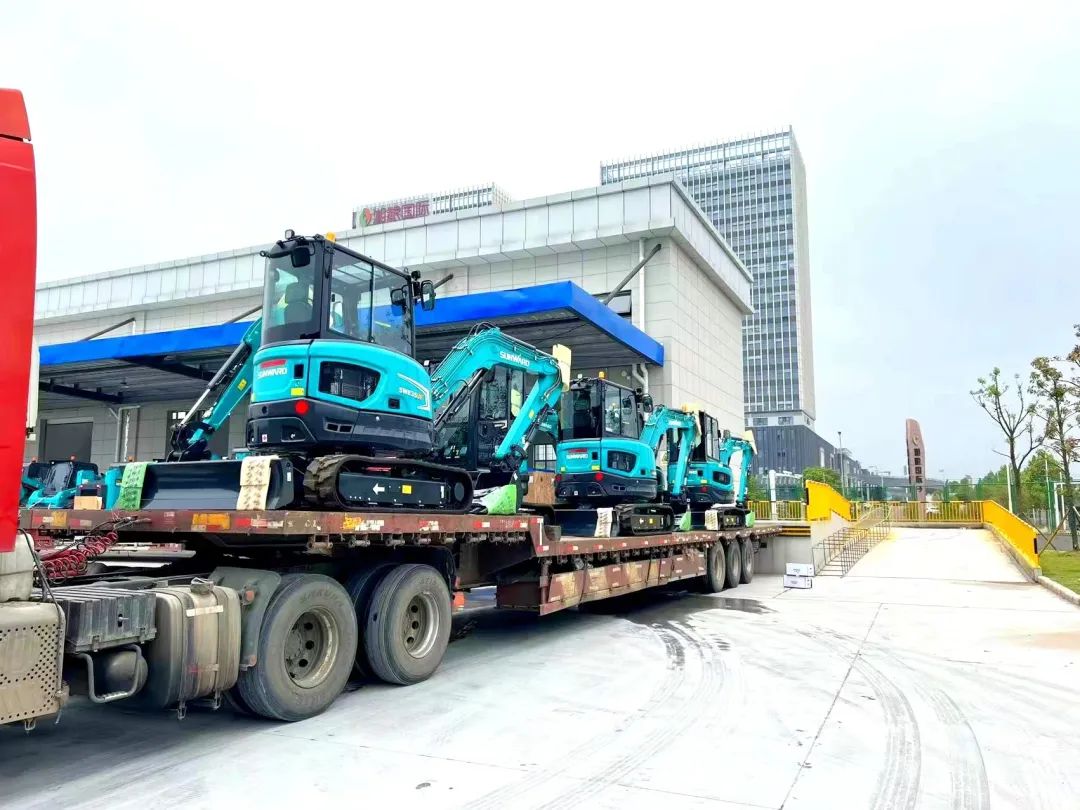 一连进军国际市。。。。。≈信钒嗔校ǔど常┖惴錱22智能专列乐成首发