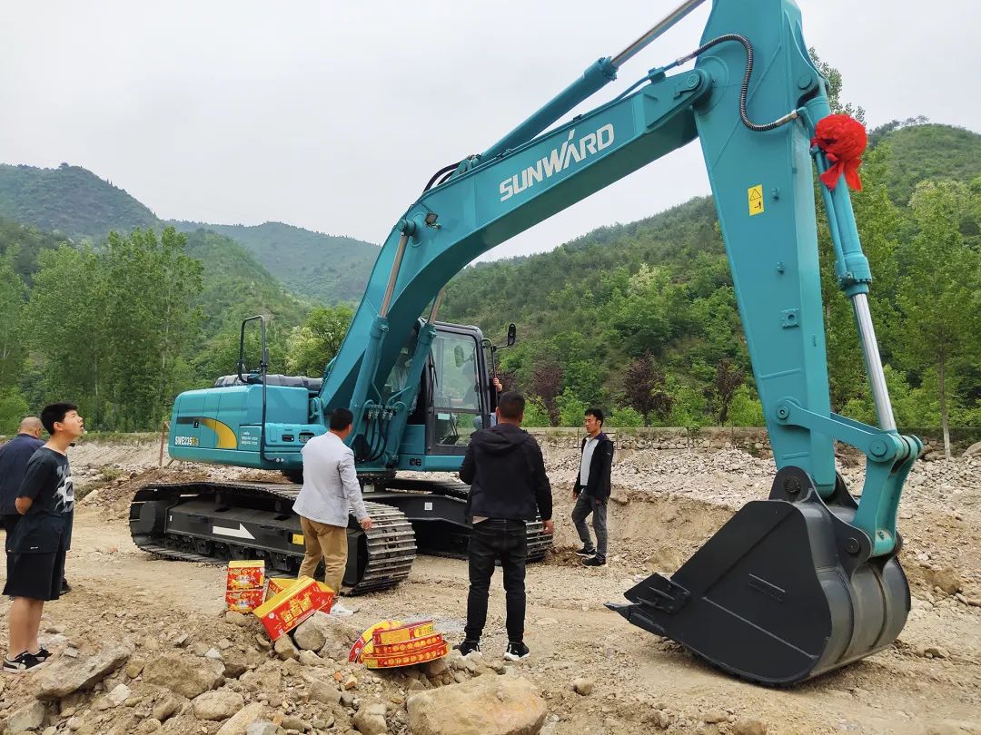 三员恒峰g22挖机“悍将”收服“铁粉”一枚，，，凭什么？？？？？