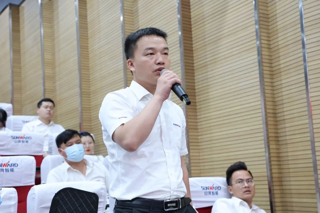 立异引领，，，，，智造未来！“2022院士专家长沙行”高端装备高质量生长钻研会盛大举行