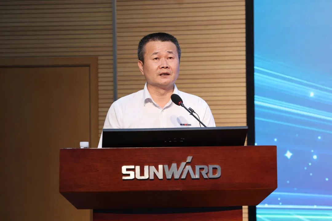 凝心聚力奋力拼搏，，，向高质量生长交出精彩答卷！恒峰g22智能召开全体干部大会