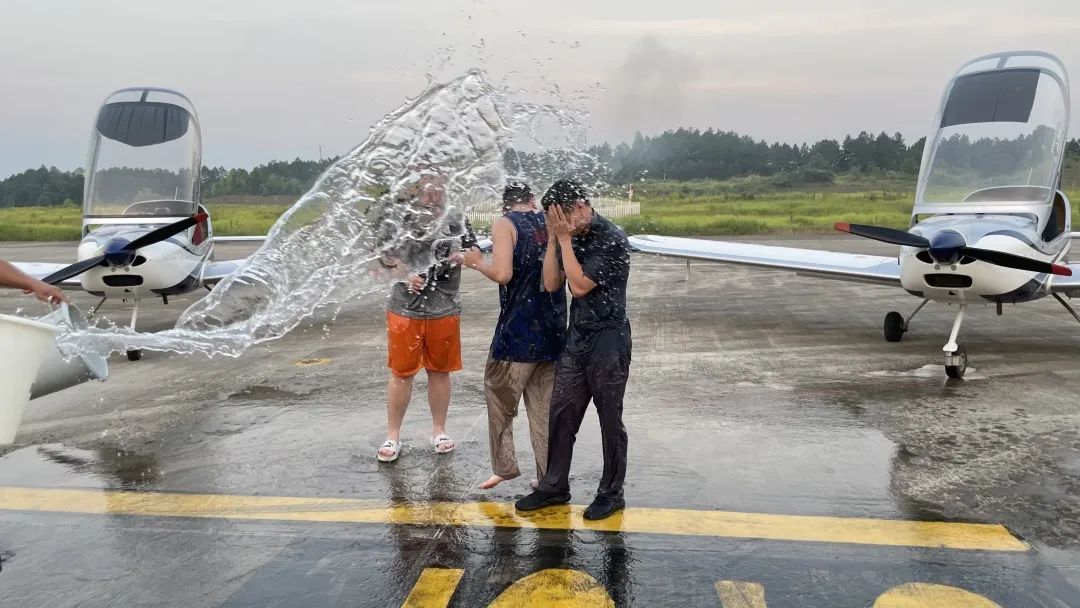 冲上云霄！湖南恒峰g22通航学员乐成单飞