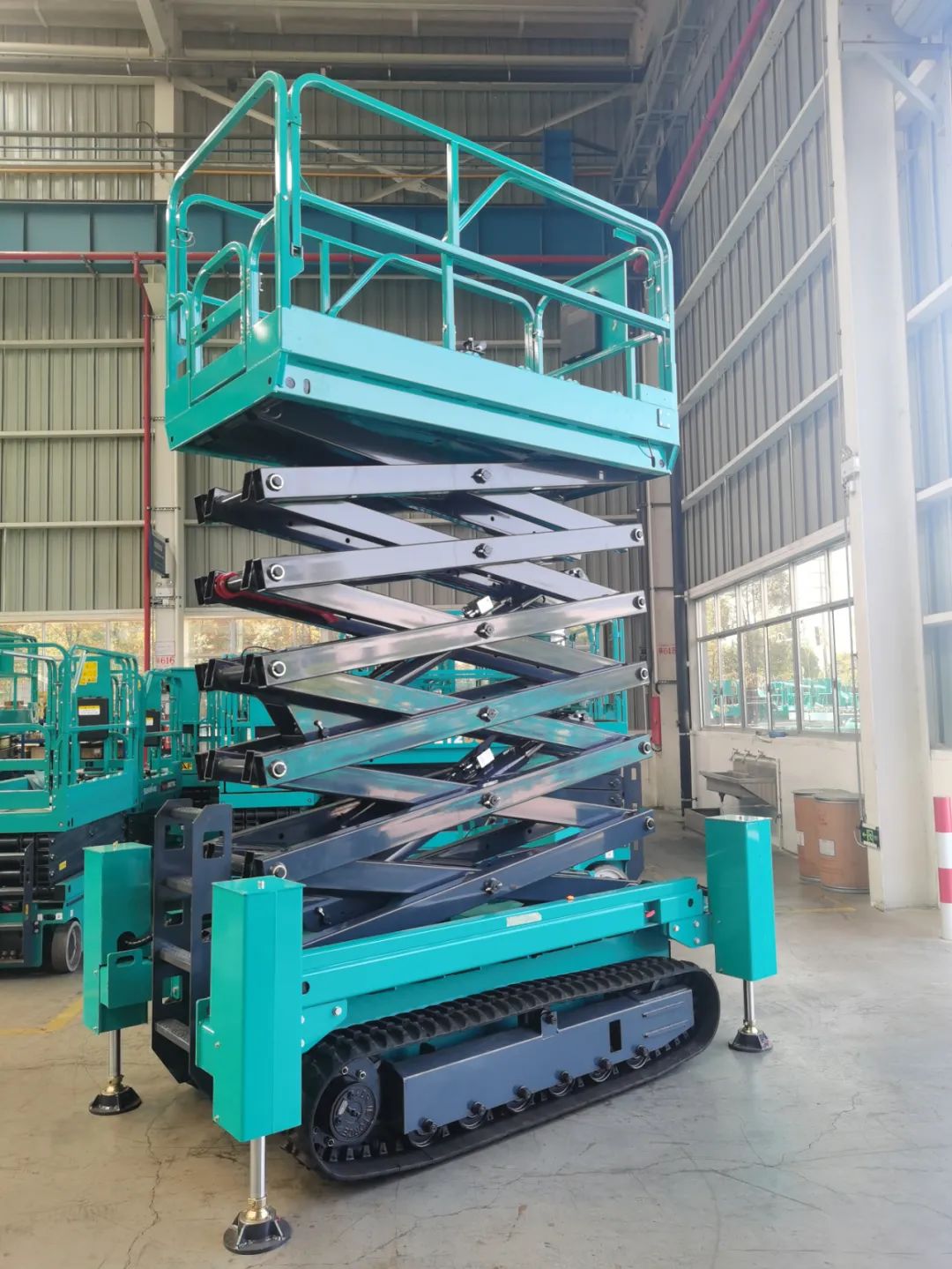 加速电动化产品结构，，，恒峰g22智能第一款履带剪叉式高空作业平台来了！