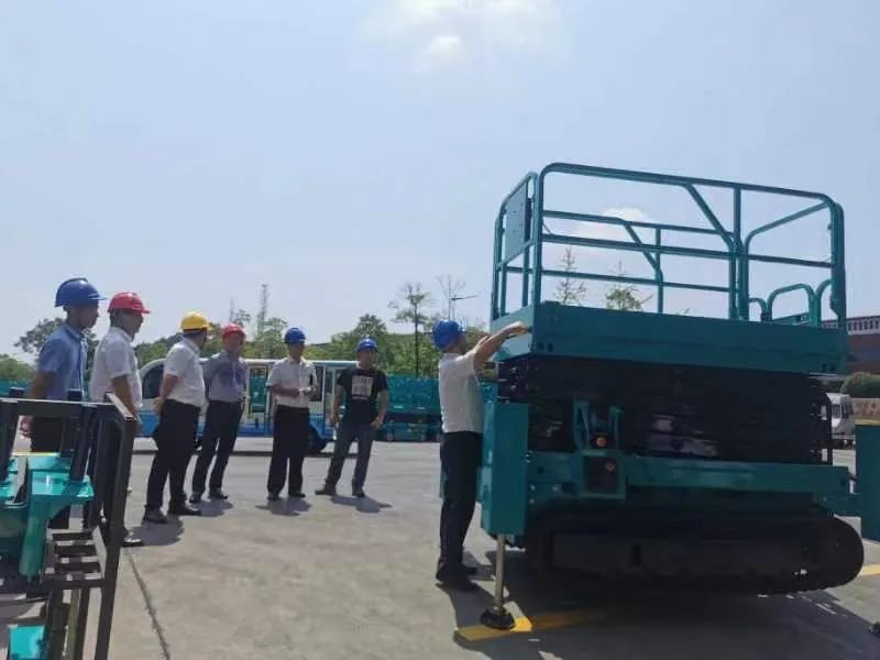 加速电动化产品结构，，，恒峰g22智能第一款履带剪叉式高空作业平台来了！