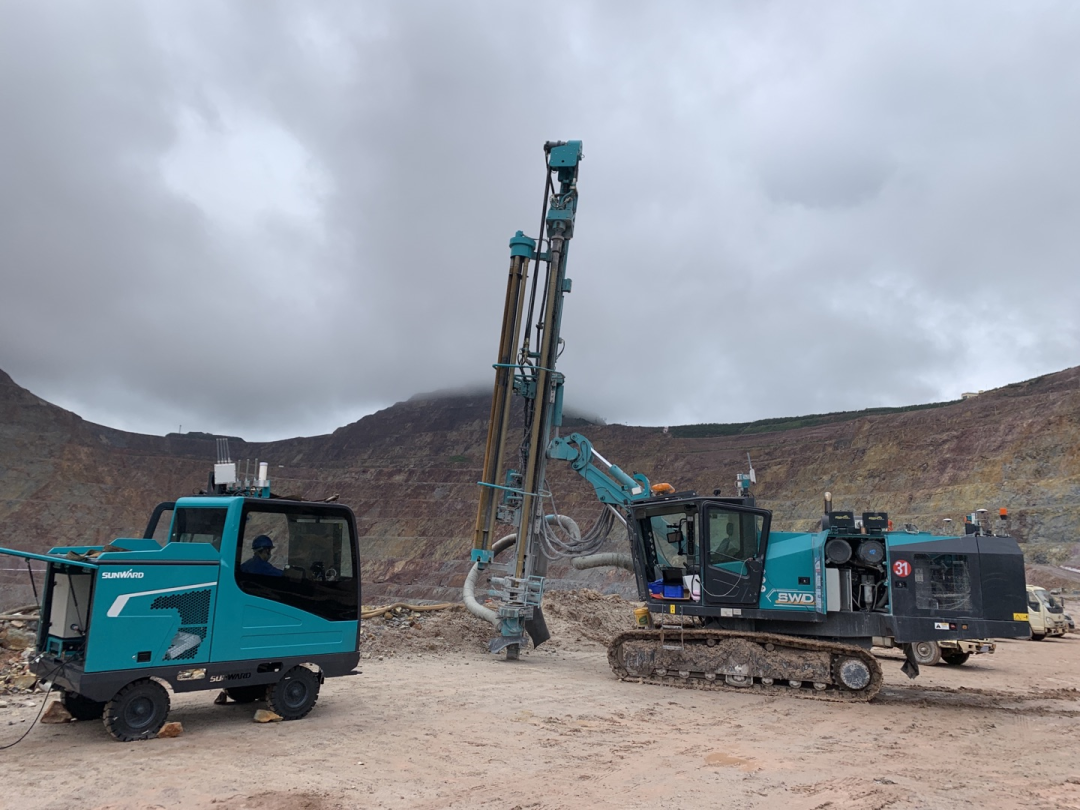 匠心恒峰g22，，，，，，制造报国！恒峰g22智能装备亮相首届湖湘劳模工匠立异效果展