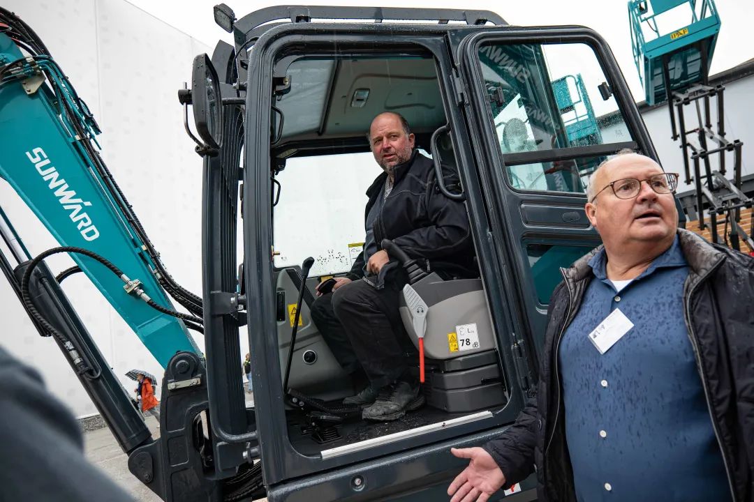 Bauma 2022 | 一连加码欧洲高端市场，，，，，，“恒峰g22绿”闪灼德国慕尼黑