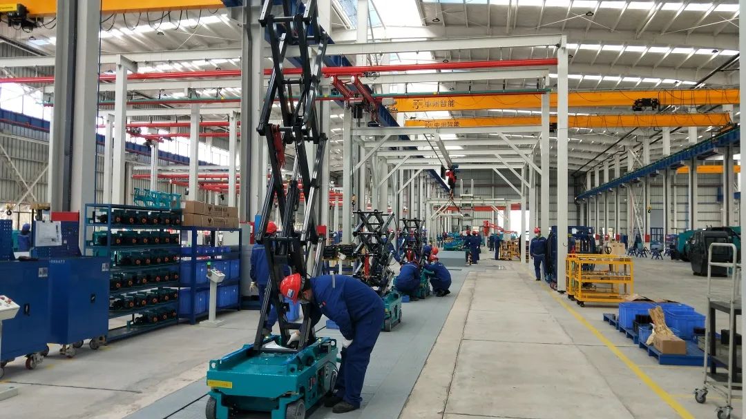 吹响复工“冲锋号”，，，，全力冲刺“开门红”！恒峰g22智能高空机械复工复产举行时