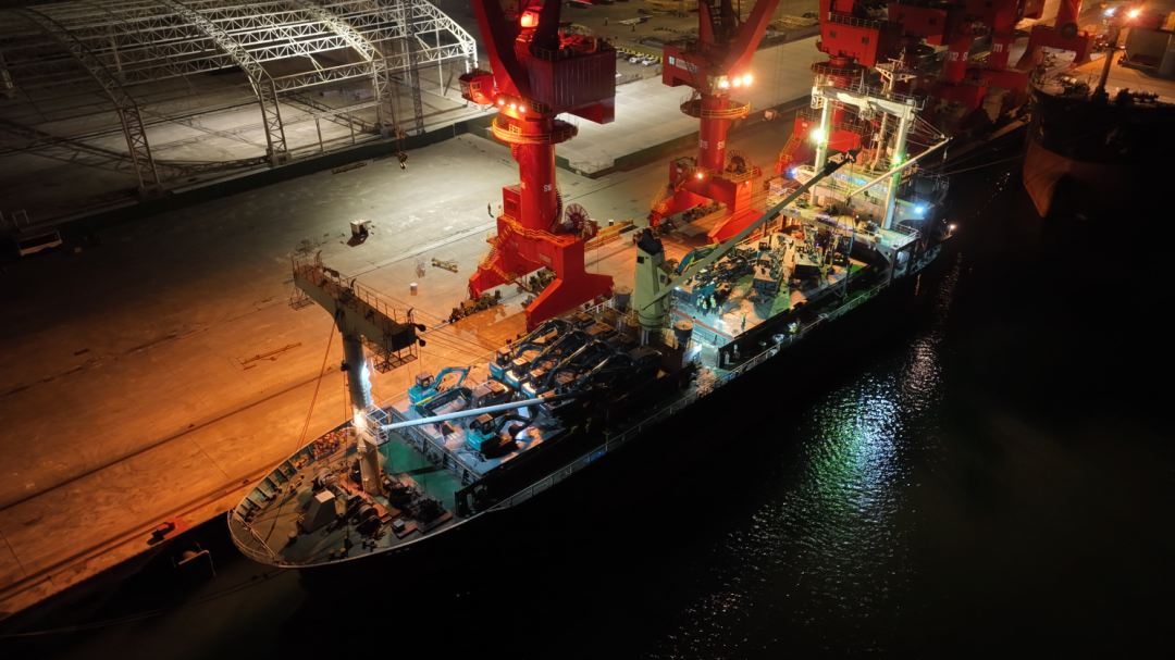 亿元装备“包船”出海！恒峰g22智能国际市场迎来开门红