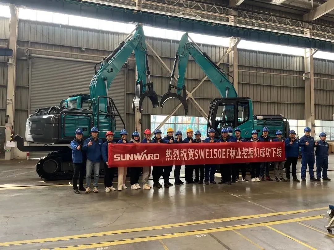 翻山越岭，，，称霸“武林”！恒峰g22智能首款中型林业挖掘机乐成下线