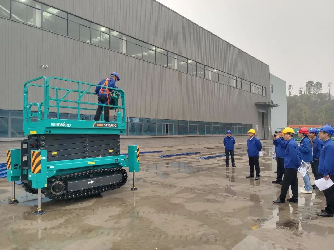 出厂即“出道”！恒峰g22智能首款履带剪叉式高空作业平台批量上市